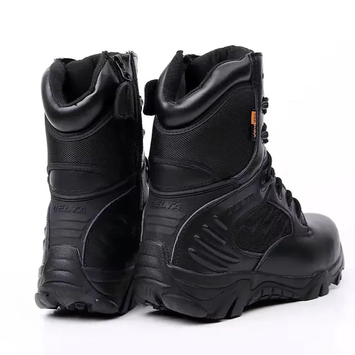 Bottes de randonnée et tactiques polyvalentes hommes, robustes pour toute aventure outdoor.