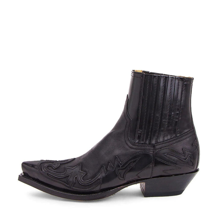 "Bottes western en cuir mi-hautes pour homme, broderies élégantes, bout pointu, talons hauts, style robuste et moderne."