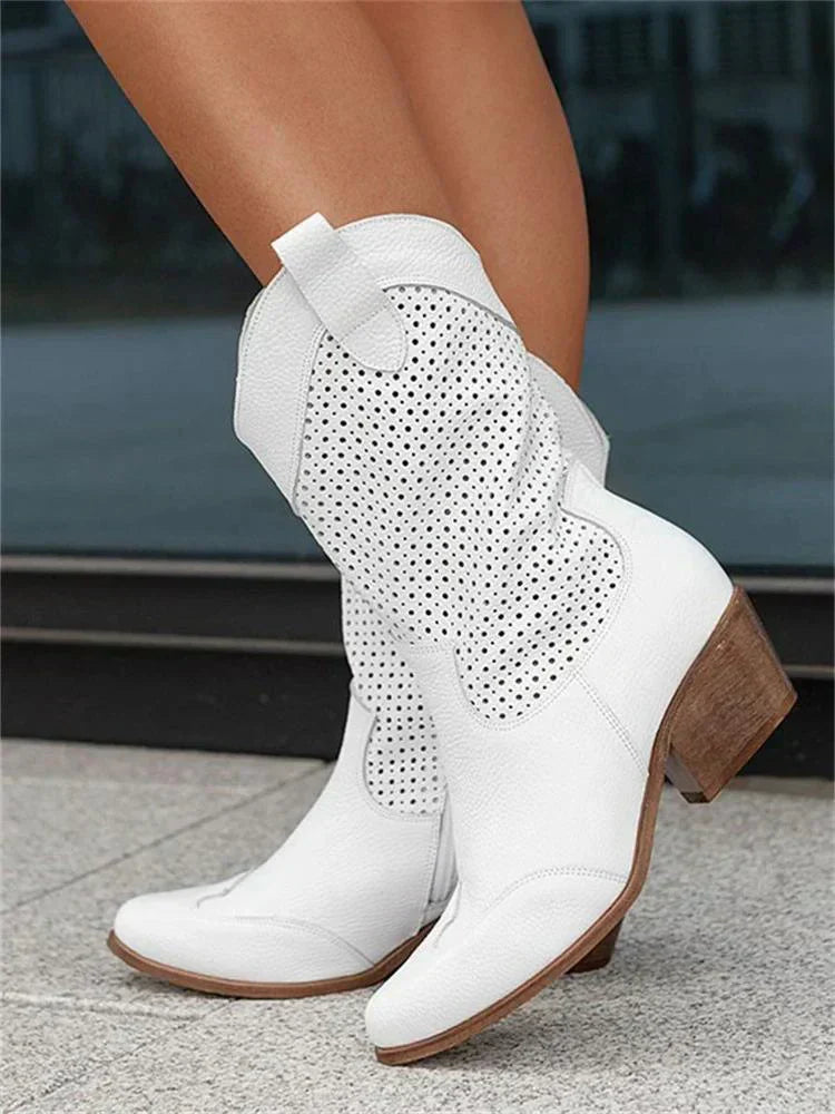 Bottes western femme en cuir perforé.  Style élégant et confortable, bout pointu, talon bloc.