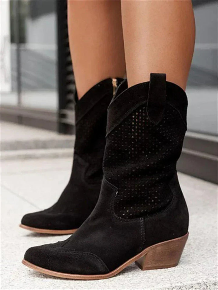 Bottes western femme en cuir perforé.  Style élégant et confortable, bout pointu, talon bloc.