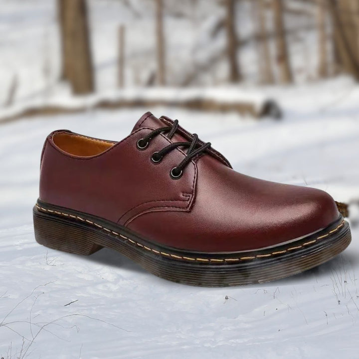 "Bottines basses en cuir élégant pour hommes, confortables et stylées, disponibles en plusieurs couleurs."