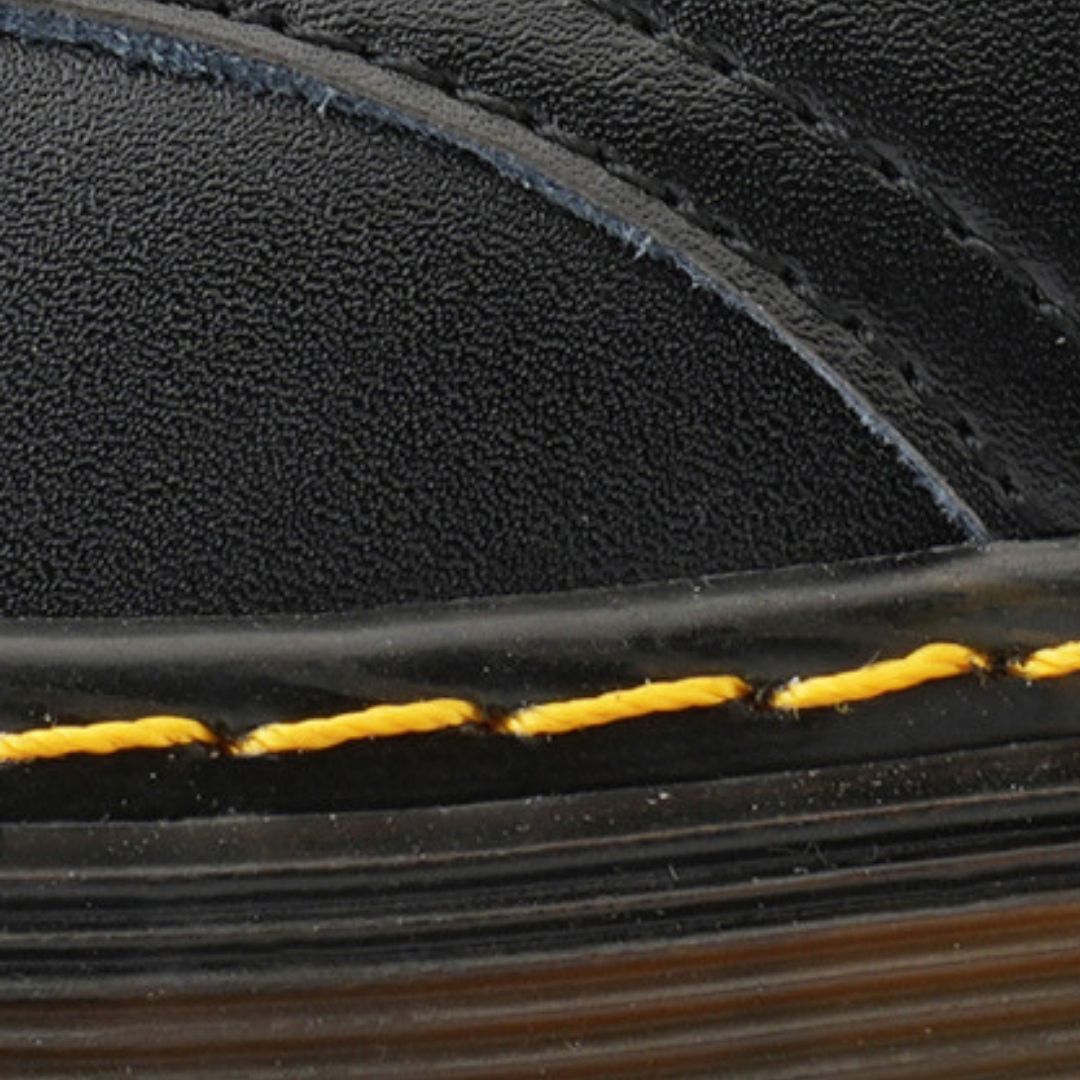 "Bottines basses en cuir élégant pour hommes, confortables et stylées, disponibles en plusieurs couleurs."