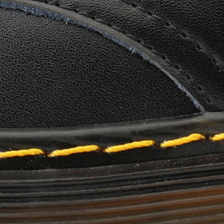 "Bottines basses en cuir élégant pour hommes, confortables et stylées, disponibles en plusieurs couleurs."