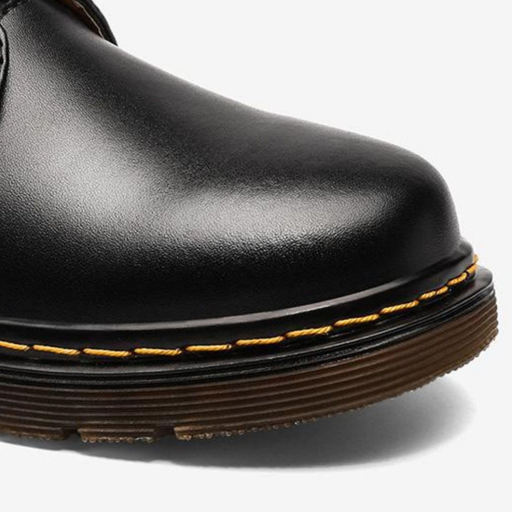 "Bottines basses en cuir élégant pour hommes, confortables et stylées, disponibles en plusieurs couleurs."