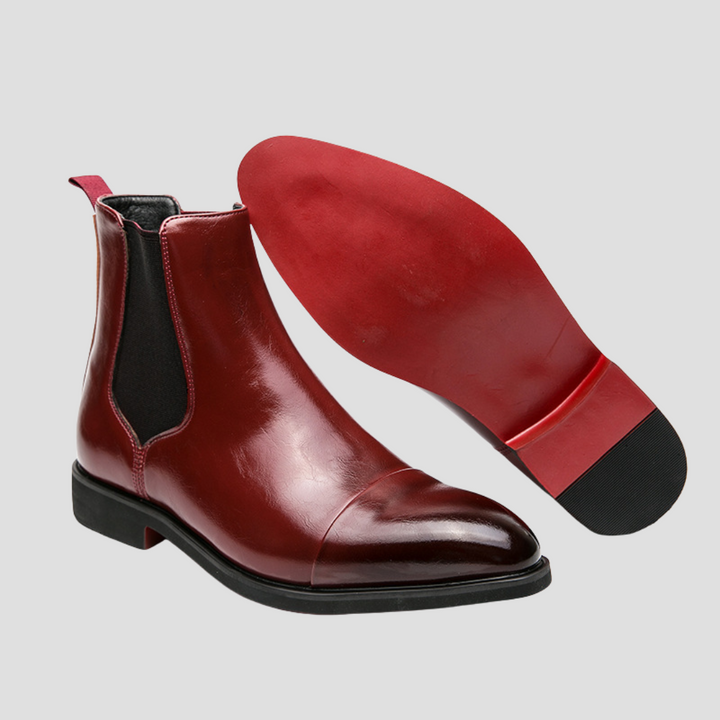"Bottines Chelsea en cuir lisse, vue de côté, style urbain élégant pour hommes, avec semelle robuste et finitions nettes."