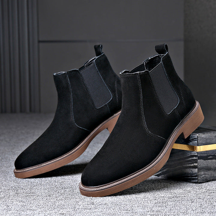 Bottines Chelsea homme avec élastiques latéraux pour un enfilage facile et un confort optimal, style urbain.
