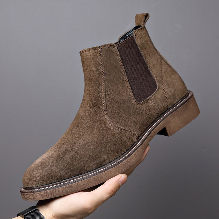 Bottines Chelsea homme, parfaites pour l'entre-saison. Chaussures urbaines offrant confort et style élégant décontracté.