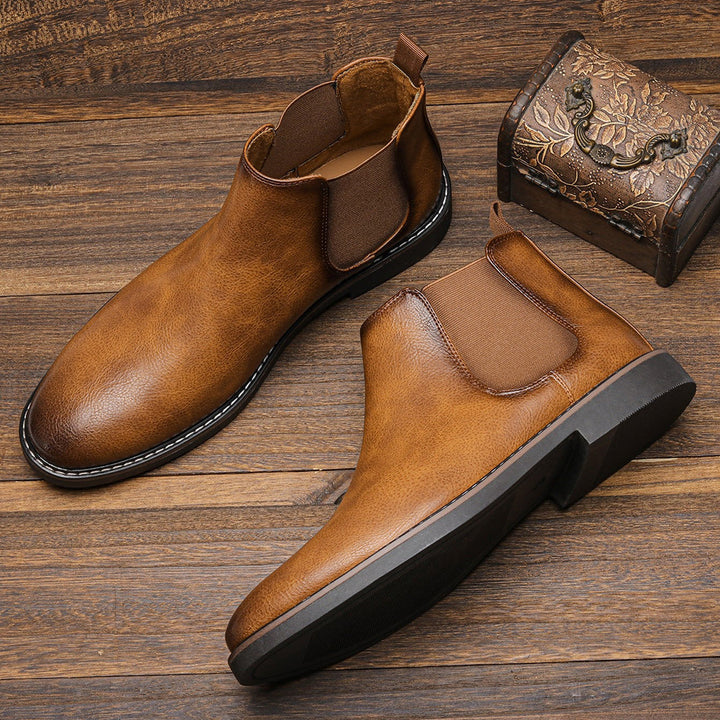 Bottines Chelsea homme, style classique.  Cuir, confortables et élégantes.