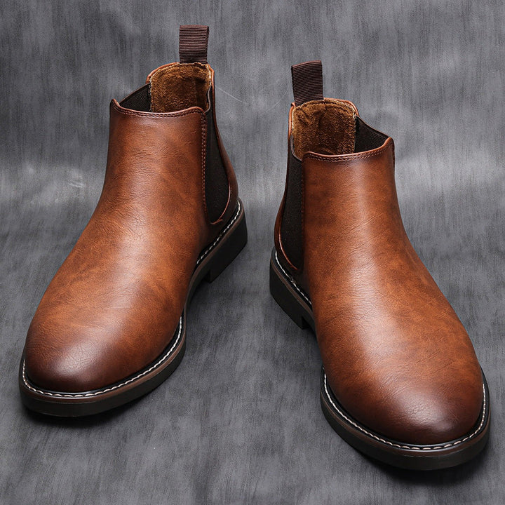 Bottines Chelsea homme, style classique.  Cuir, confortables et élégantes.
