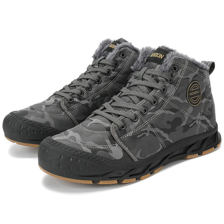 Chaussures d'hiver robustes et imperméables pour hommes, conçues pour la neige, le froid et les activités extérieures.