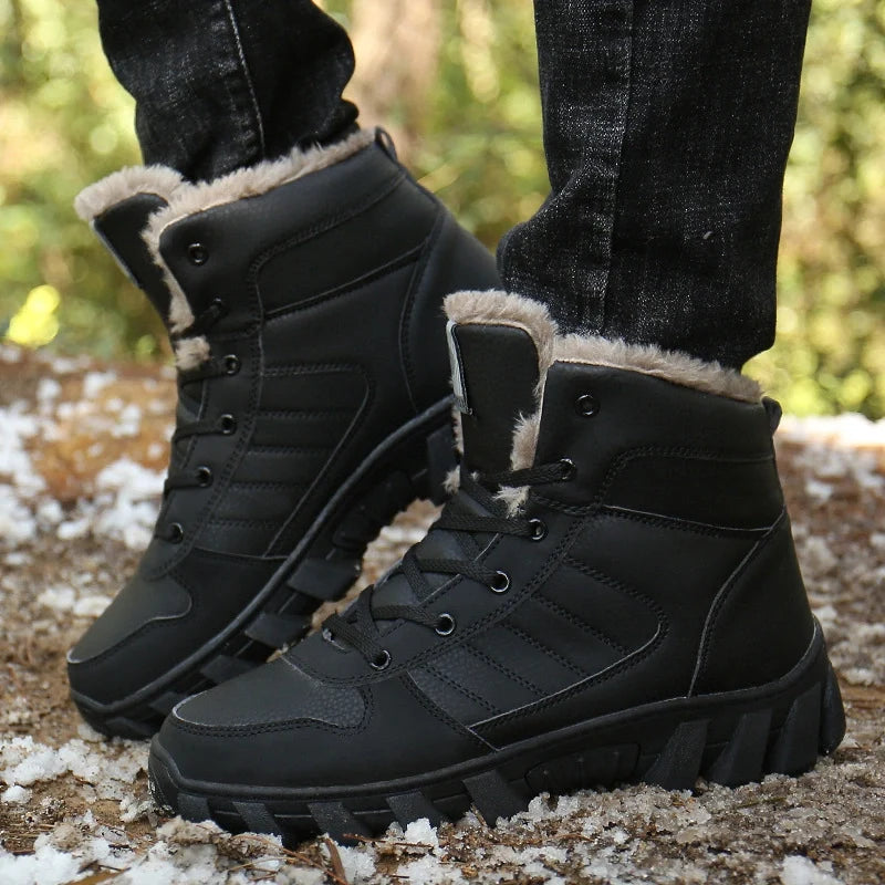 Semelle antidérapante des bottines d'hiver unisexe, assurant sécurité sur neige et verglas.