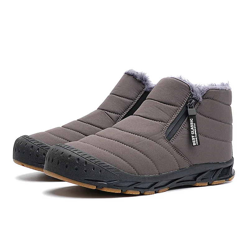 Bottines d'hiver chaudes et imperméables vues de face, prêtes à braver le froid et la neige avec confort.