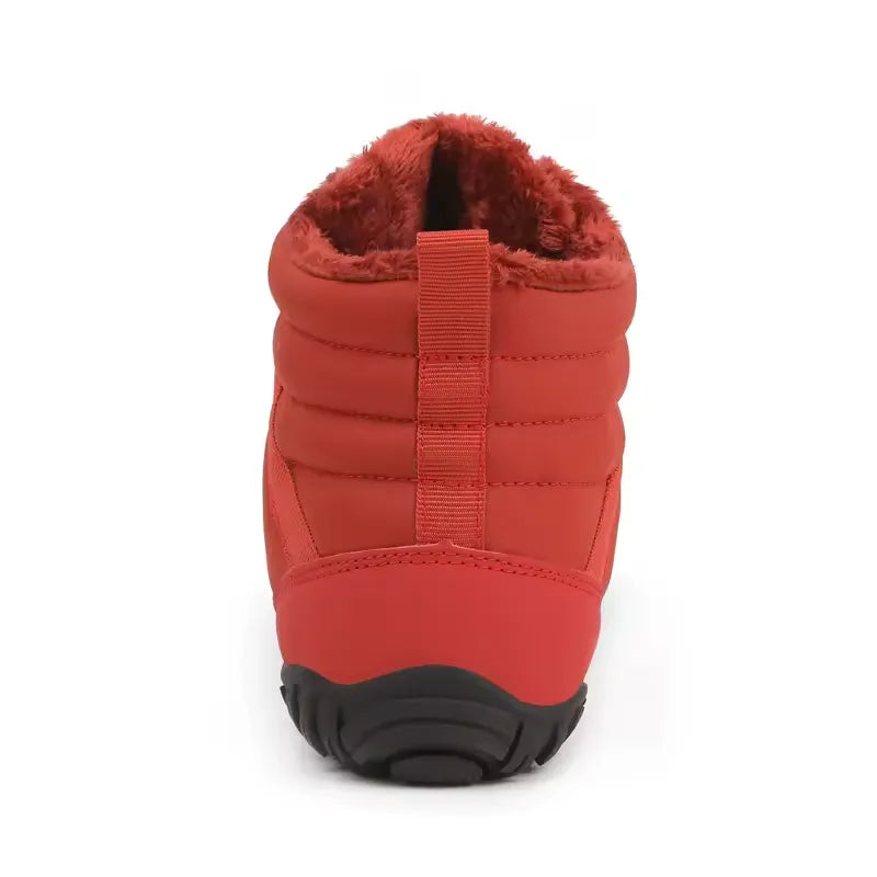 Chaussures d'hiver avec doublure fourrure, imperméables, pour un confort optimal dans la neige et le froid.