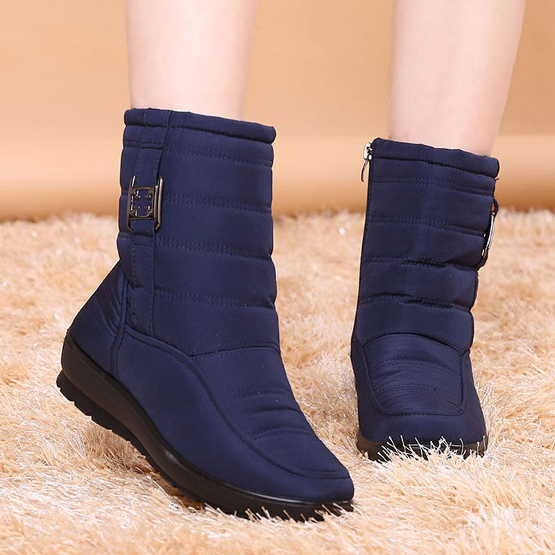 Chaussures de neige femme imperméables, protégeant vos pieds au sec et au chaud durant tout l'hiver.