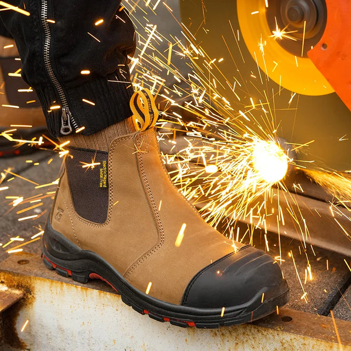 Chaussures de protection antichoc et antiperforation à enfiler. Idéales pour industrie et travail.
