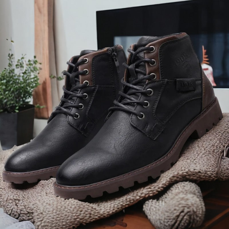 "Bottines en cuir élégantes pour hommes, design robuste et style intemporel, marron avec semelle adhérente."