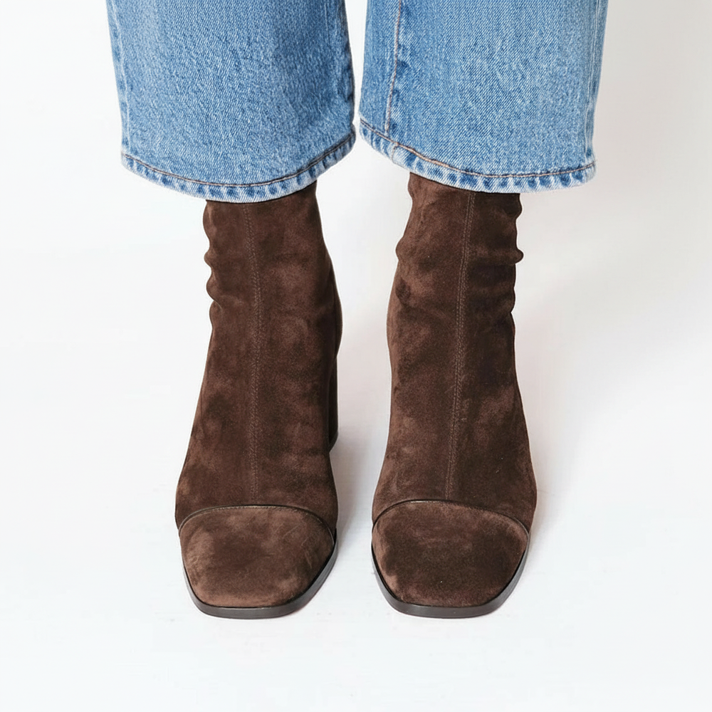 Chaussures automne : bottines femme chic, bout carré, talon bloc. Confort et style en suédine.