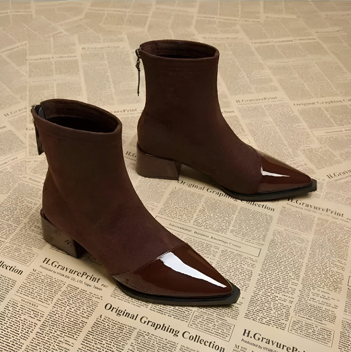 Chaussures élégantes femme, bottines à talon bloc, parfaites pour un look de soirée sophistiqué.