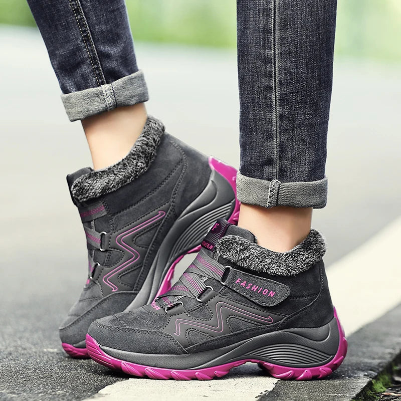 Semelle antidérapante bottines hiver femme, pour sécurité et confort maximal en randonnée.