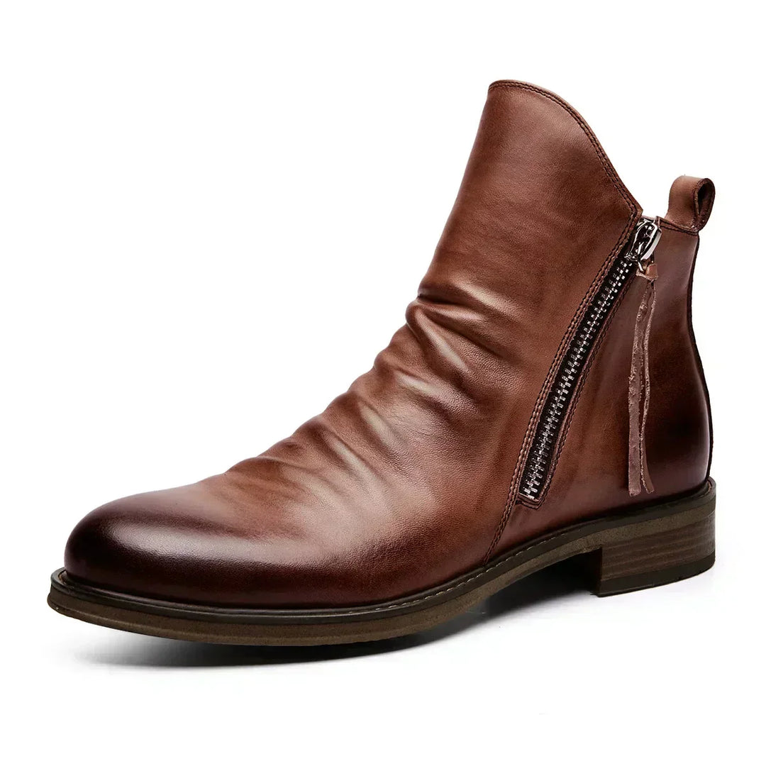Bottines homme en cuir élégantes, style chic et décontracté, avec fermeture éclair, confort optimal pour l'hiver urbain.