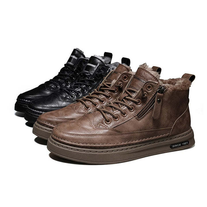 Bottines hommes confortables pour l'hiver, design élégant. Chaussures chaudes et pratiques pour la mode masculine.