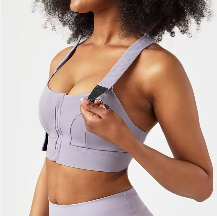 Lingerie femme ajustable, alliant style, confort et soutien idéal pour chaque silhouette.