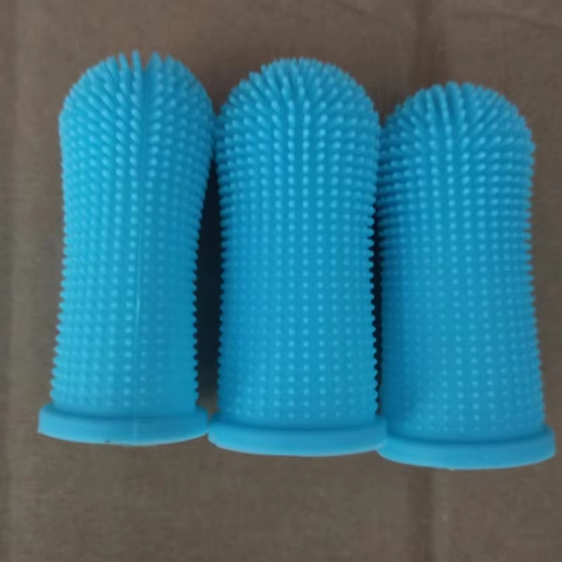 "Brosse à dents en silicone réutilisable pour animaux, douce, efficace, design flexible pour nettoyage confortable."
