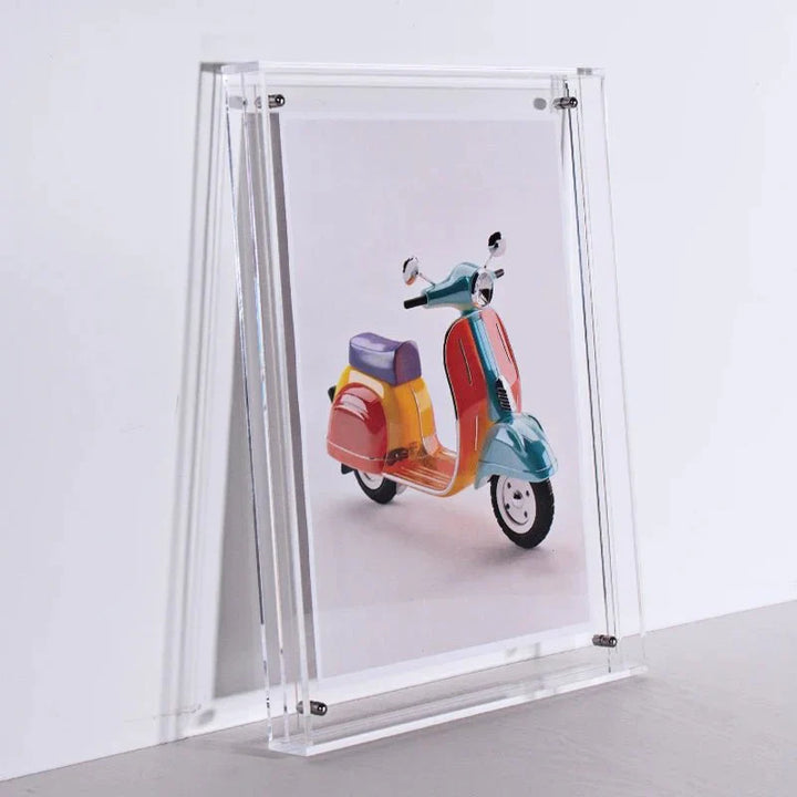 Cadre photo acrylique transparent coloré. Design moderne, élégant.  Parfait pour photos & déco.