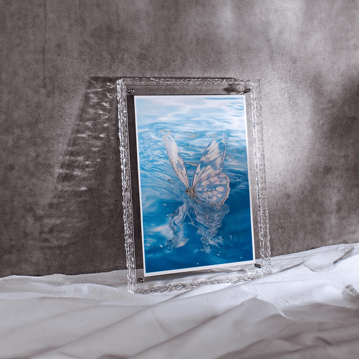 Cadre photo acrylique transparent coloré. Design moderne, élégant.  Parfait pour photos & déco.