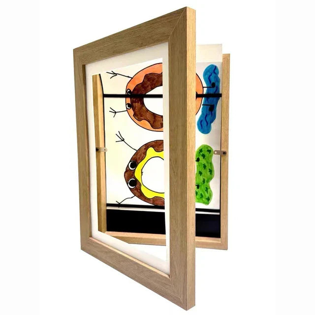 Cadre photo enfant, rangement mural, 150 dessins. Déco enfant, organisation astucieuse.