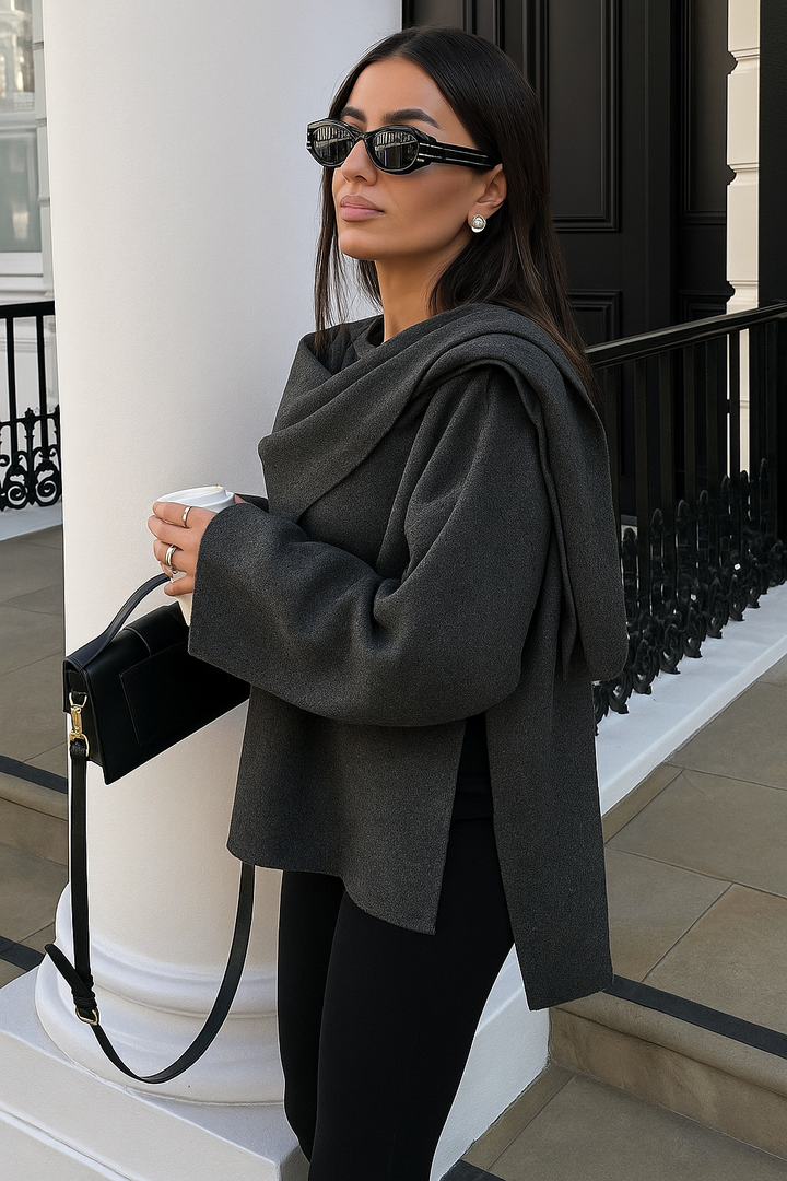 Poncho cape femme chic et confortable. Mode asymétrique oversize pour automne et hiver.