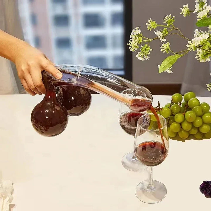 "Carafe en verre transparence cristalline, silhouette moderne, idéale pour whisky et vin, ajout élégance à la dégustation."
