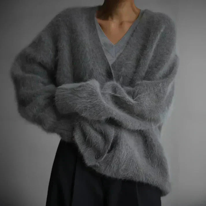 Cardigan ample col V femme, uni.  Coupe confortable et élégante pour l'automne.