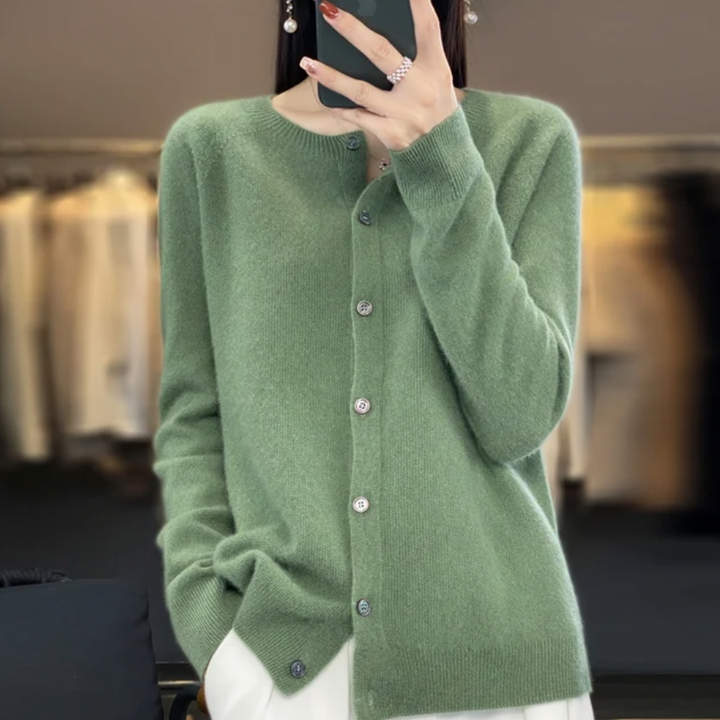 Cardigan Anna élégant pour femmes, parfait pour un look chic ou décontracté, toutes saisons.