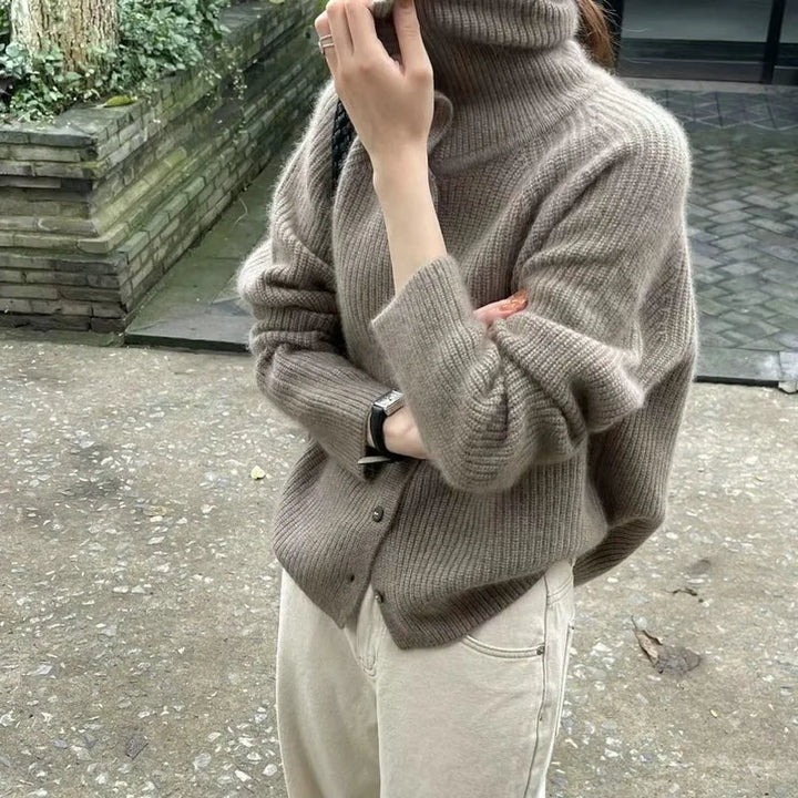 Cardigan Clara tricoté pour femmes, pull élégant à maille douce et chaude, parfait en hiver.