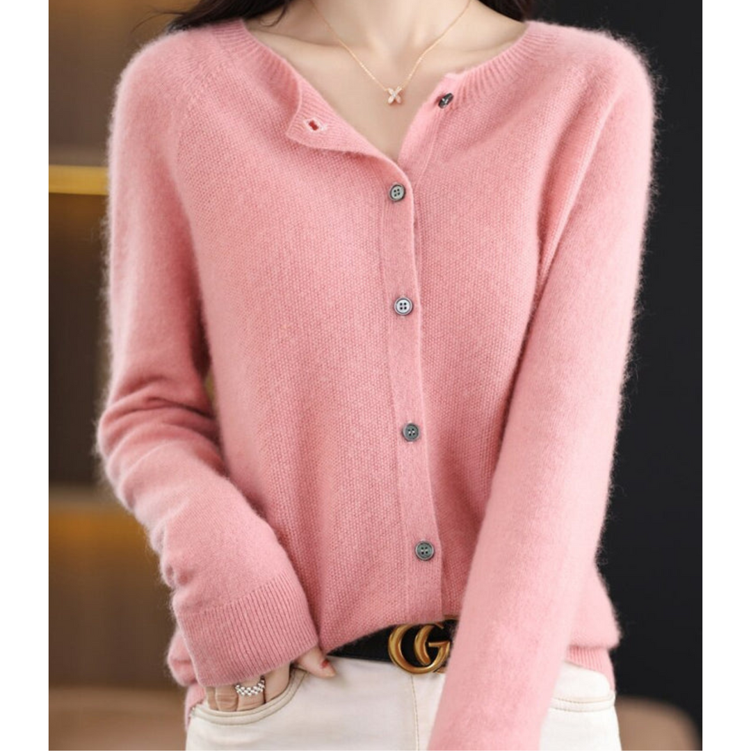 Cardigan élégant pour femme, coupe classique à col rond, idéal pour le travail.