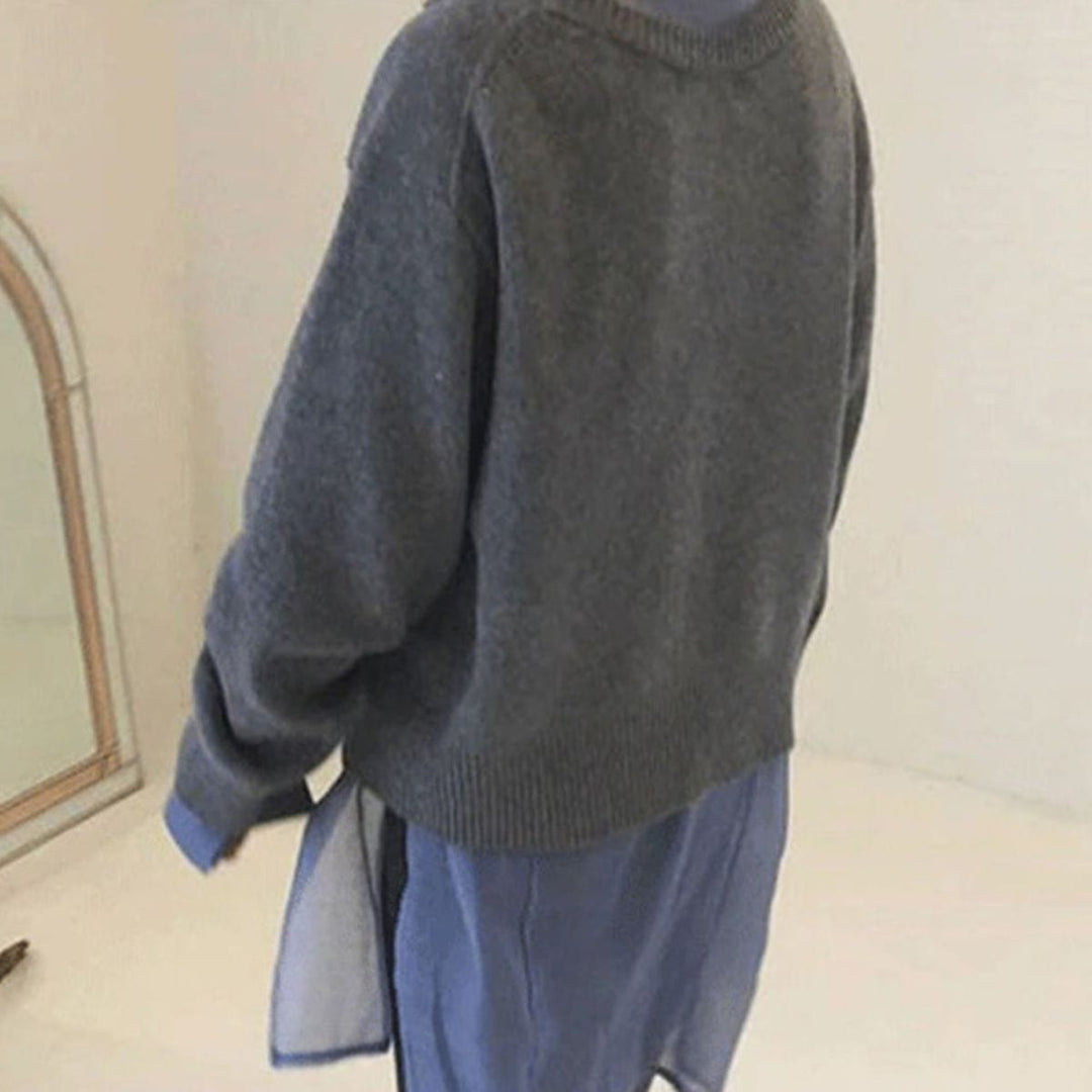 Haut automne femme, cardigan chic en maille avec boutonnage asymétrique. Vêtement féminin élégant et très confortable.