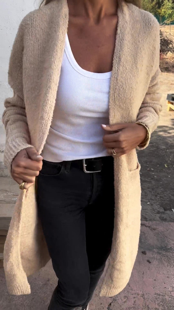 Cardigan femme léger, maille douce et confortable.  Coupe élégante et polyvalente, parfait pour toutes les saisons.