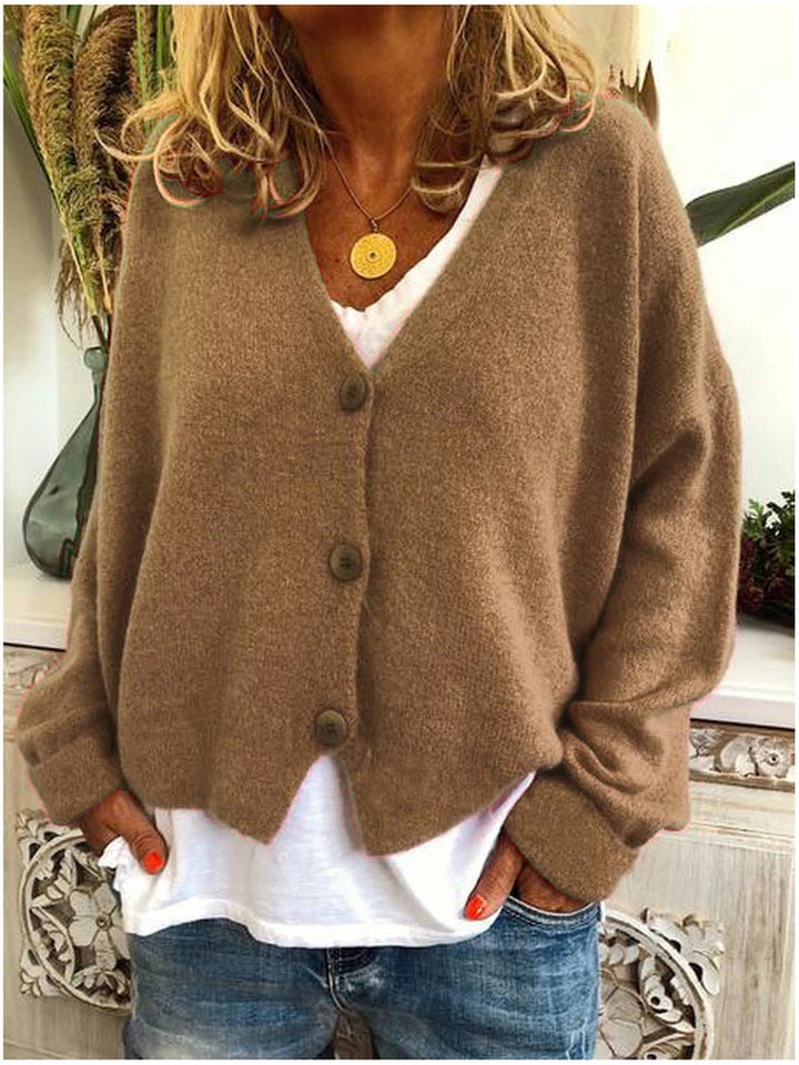 Cardigan femme tricoté doux, col V boutonné, couleur unie, look élégant et chic.