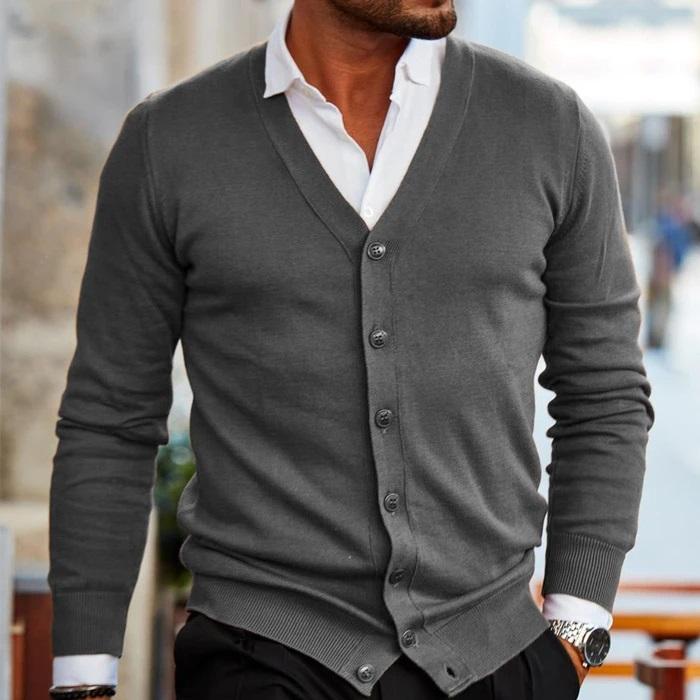 Cardigan homme, maille douce et chaude.  Coupe moderne, confort optimal.  Idéal pour les journées fraîches.