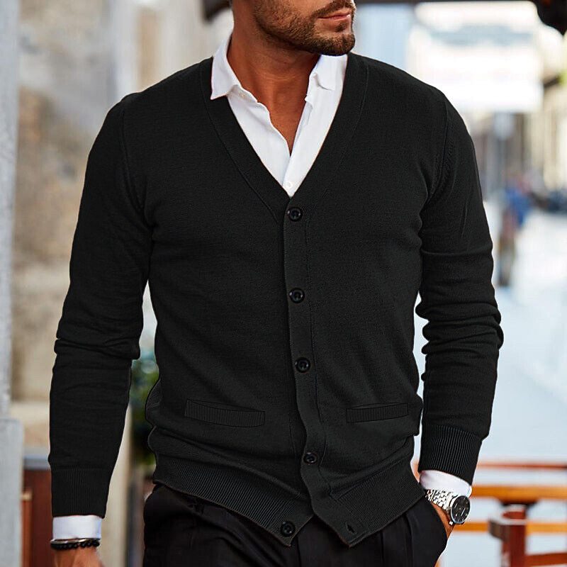 Cardigan homme, maille douce et chaude.  Coupe moderne, confort optimal.  Idéal pour les journées fraîches.