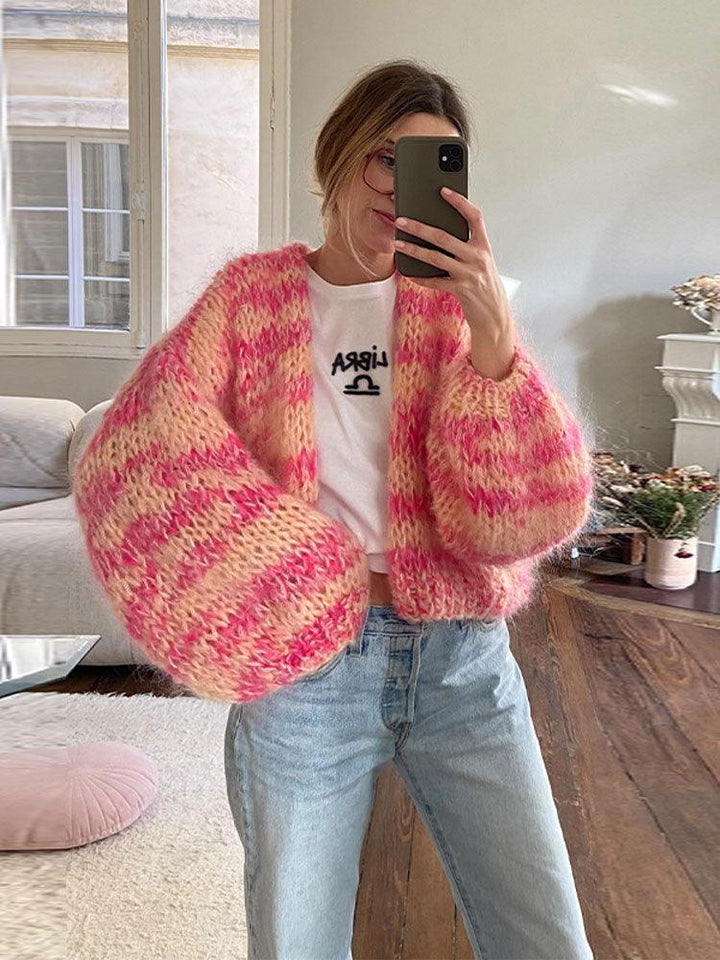 Cardigan tricoté femme, chaud et élégant.  Parfait pour l'automne/hiver.