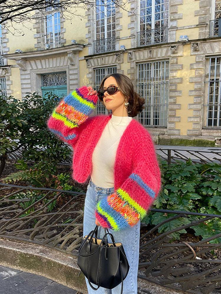 Cardigan tricoté femme, chaud et élégant.  Parfait pour l'automne/hiver.