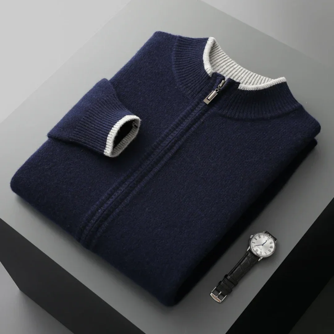 Mode masculine: cardigan zippé bleu nuit, coupe régulière, élégance quotidienne garantie.
