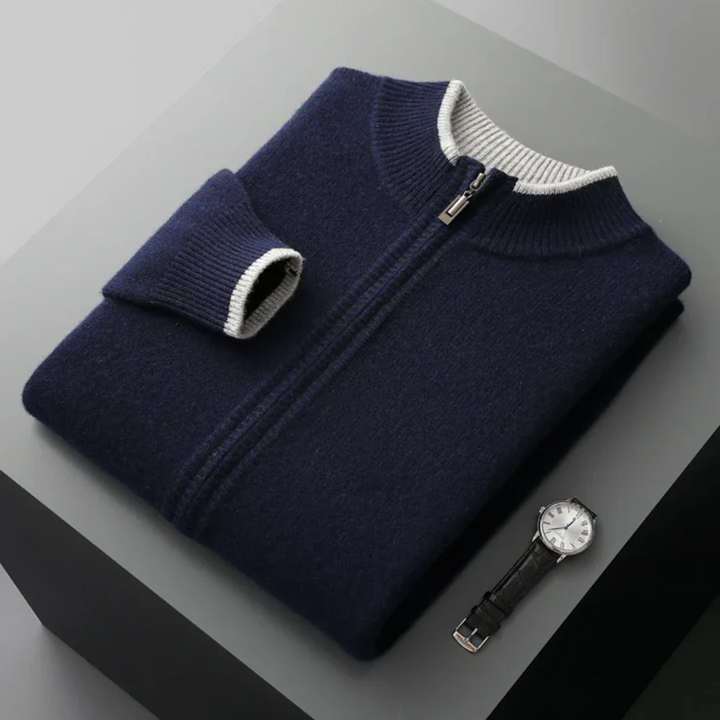 Mode masculine: cardigan zippé bleu nuit, coupe régulière, élégance quotidienne garantie.