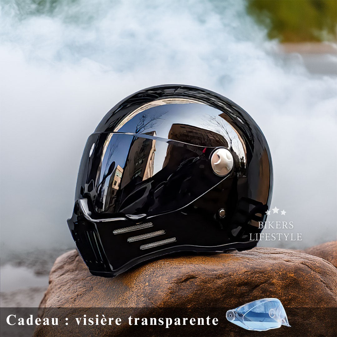 Casque moto intégral, sécurité optimale. Coque robuste, intérieur confortable. Homologué DOT/ECE.