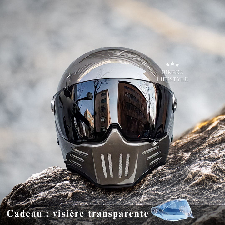 Casque moto intégral, sécurité optimale. Coque robuste, intérieur confortable. Homologué DOT/ECE.