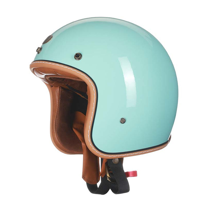 Casque moto vintage, profil bas. Sécurité certifiée. Design élégant et confortable.