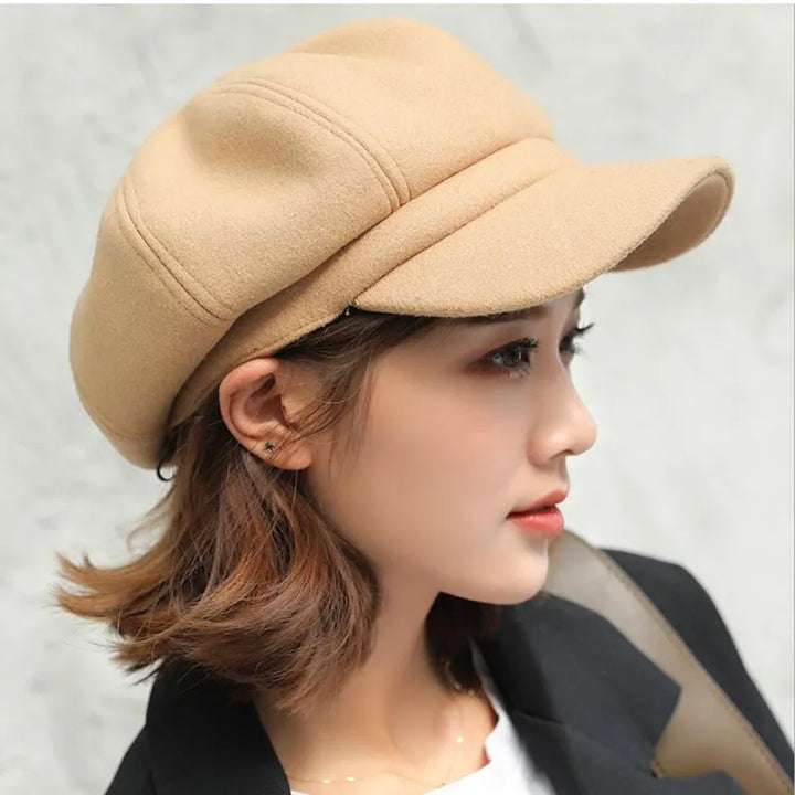 Casquette ballon rétro unisexe, look vintage hivernal, accessoire mode qui apporte chaleur et style à votre tenue.