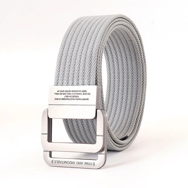 Ceinture ajustable unisexe avec motif rayé et boucle double anneau, confort garanti en toutes occasions.